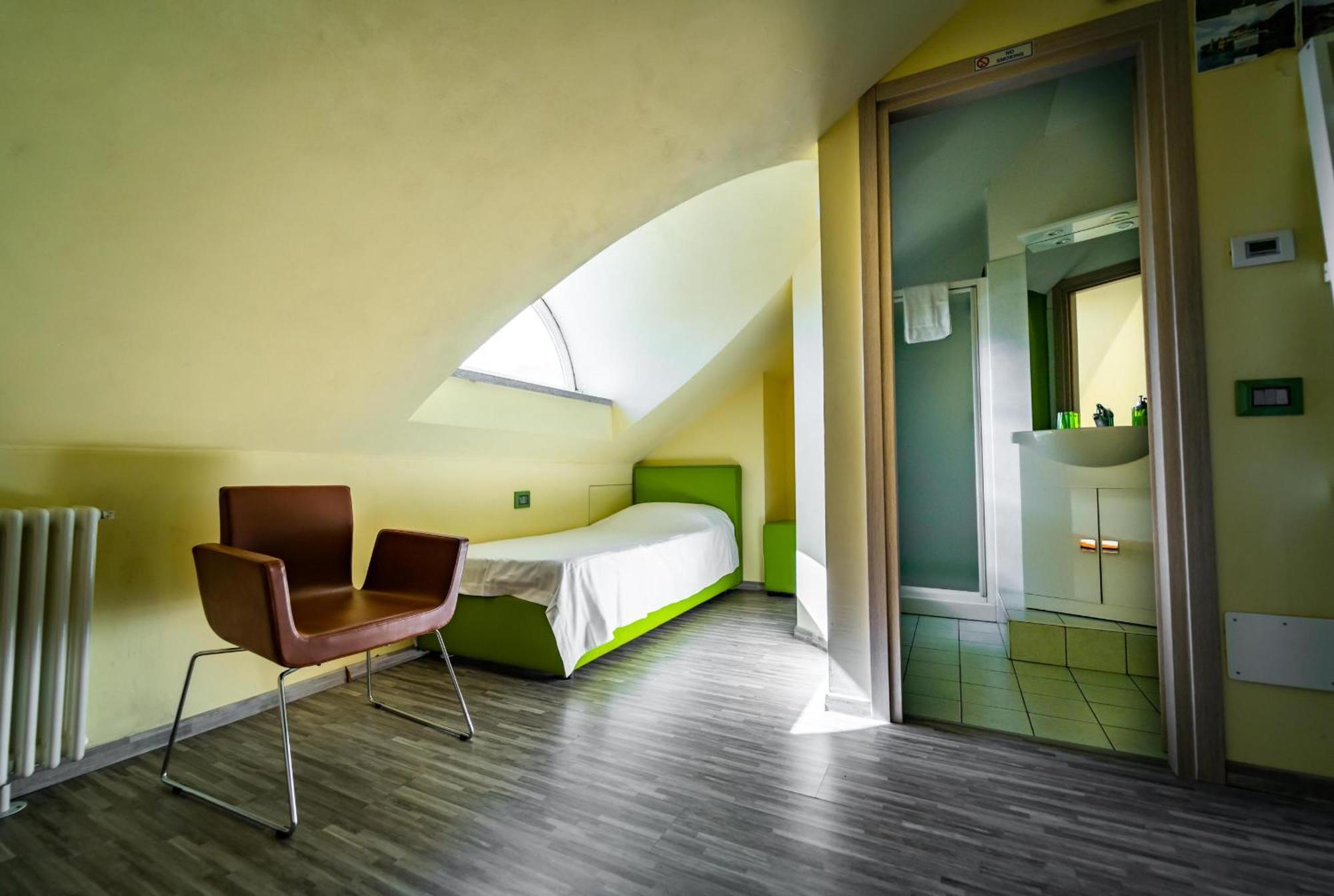 Montebello Lecco Zimmer foto